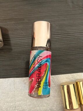 JOSIE MARAN Vibrancy Argan Oil Foundation Fluid - Magical